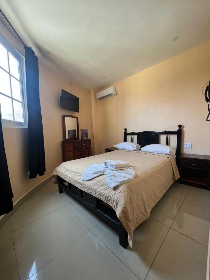 La Cubana Hotel & Suites コロン エクステリア 写真