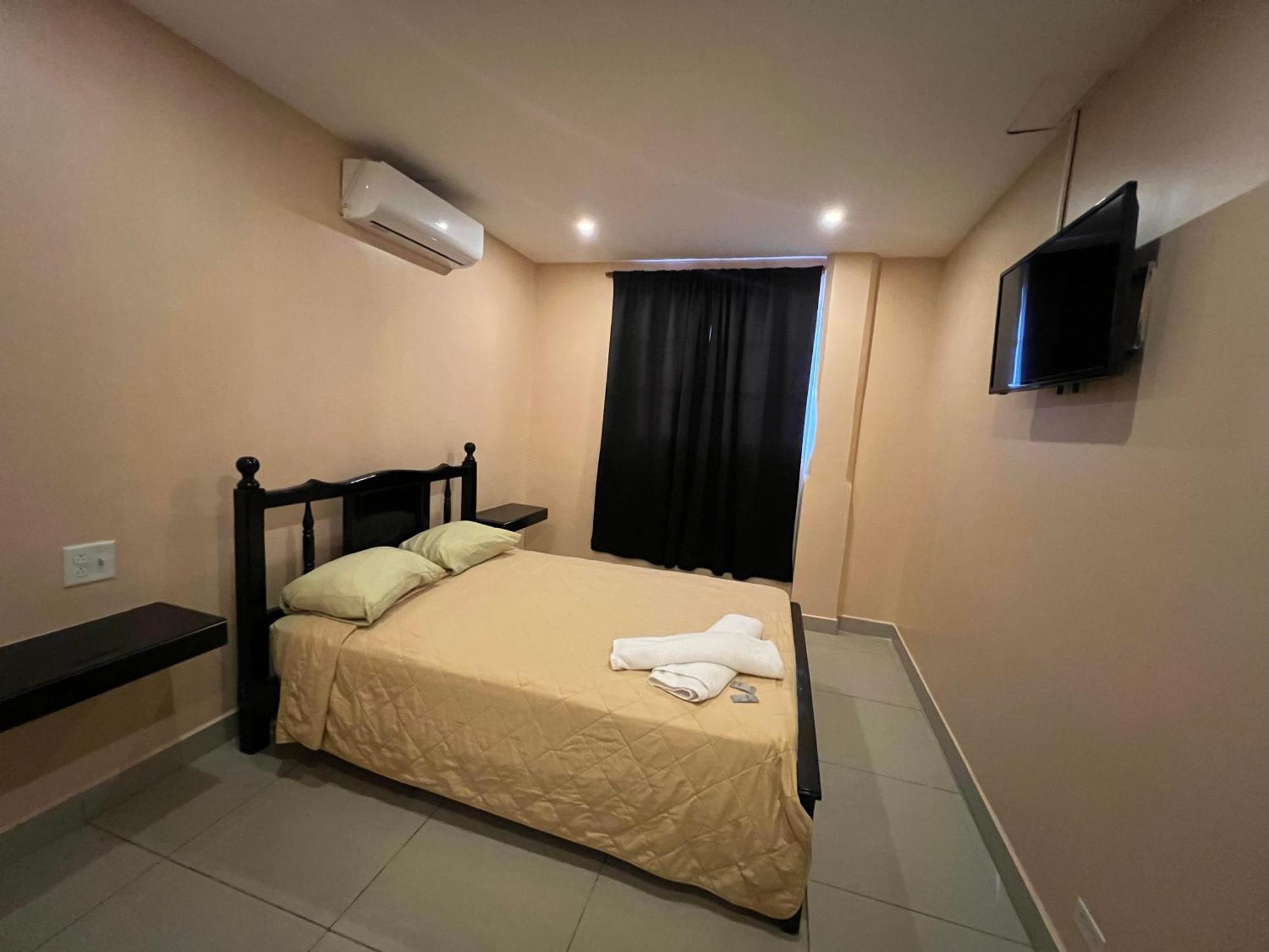 La Cubana Hotel & Suites コロン エクステリア 写真
